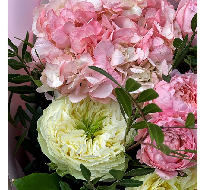 Букет цветов «Кремовый мусс»