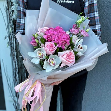 Букет цветов «Незабываемая»