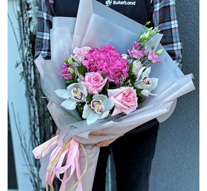 Букет цветов «Незабываемая»