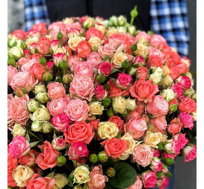 Букет из 101 розы спрей микс