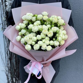 Букет з 11 кущових троянд. Букет з 11 кущових троянд.