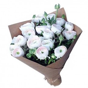 Букет з 15 ранункулюсів