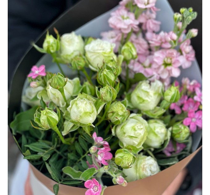 Букет цветов в ассортименте «Адель»