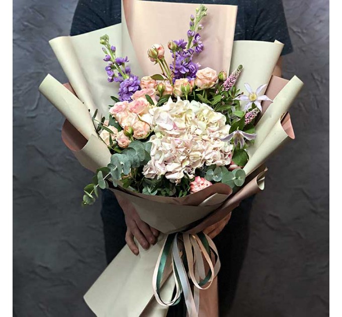 Букет цветов «Зефирный поцелуй»