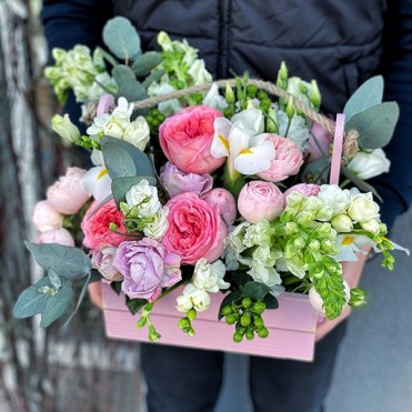 Композиция в деревянном ящике с экзотикой «Magic»