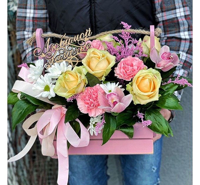 Композиция в деревянном ящике «Мамуле»