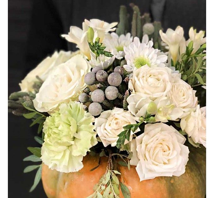 Композиция с цветами «Дары осени»