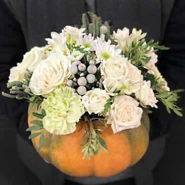 Композиция с цветами «Дары осени»