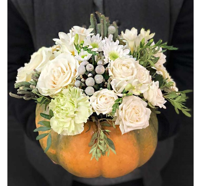 Композиция с цветами «Дары осени»