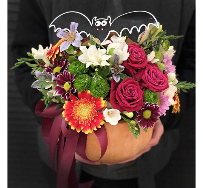 Композиция с цветами «Монстры на Каникулах»