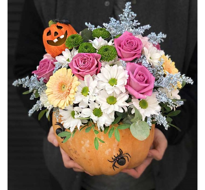 Композиция с цветами «Таинственная Избушка»