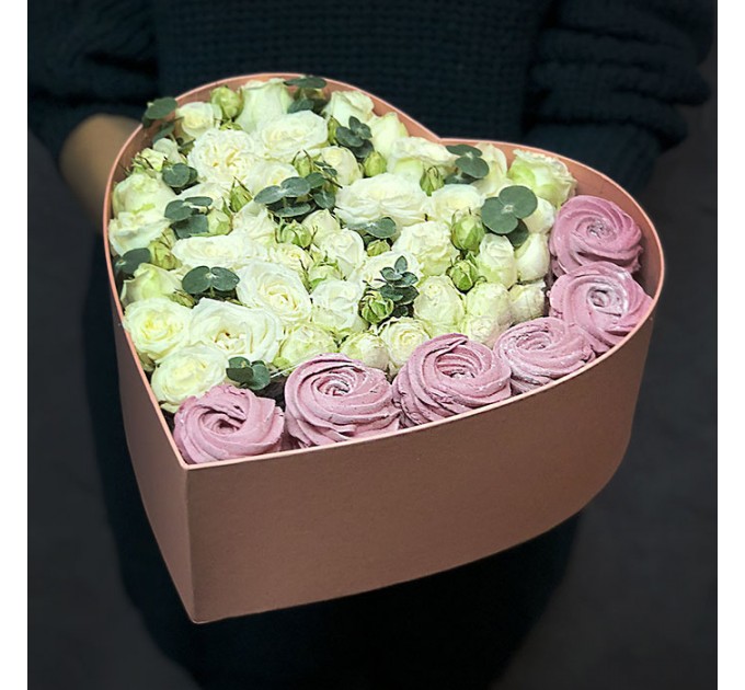 Коробочка с розами и зефиром «Сладкий аперитив»