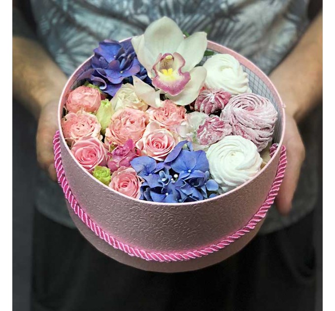 Коробочка с цветами и зефиром «Нектар»