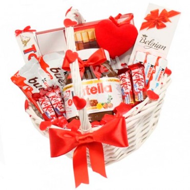 Подарочная корзина «Сладкоежка»