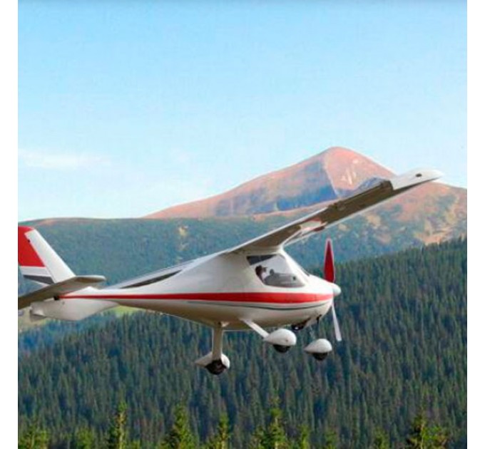 Полет на самолете над Говерлой из Киева