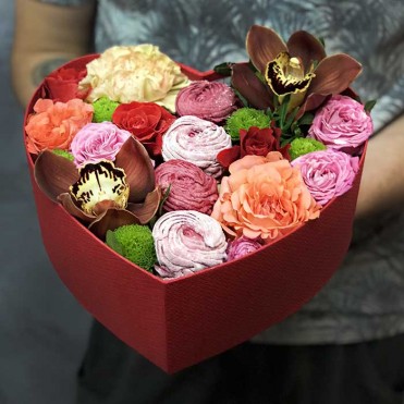 Сердце с цветами и зефиром «Шармель»