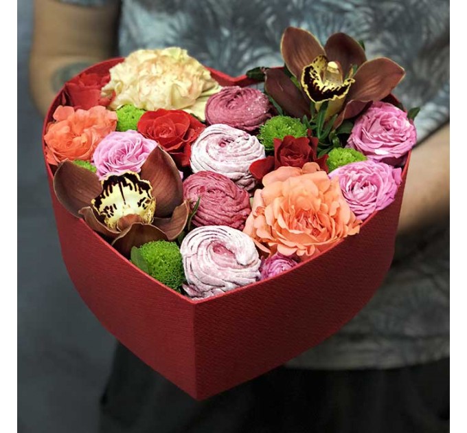 Сердце с цветами и зефиром «Шармель»