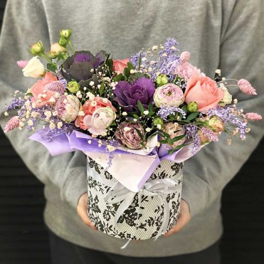 Цветы в коробке «Секрет чародейки»