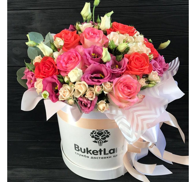 Цветы в шляпной коробке «Антракт»