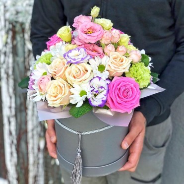 Цветы в шляпной коробке «Искренность души»