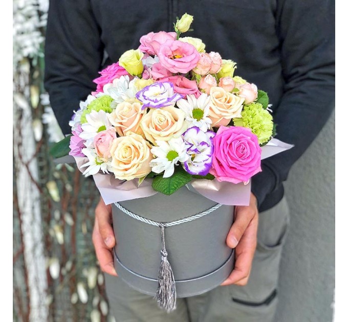 Цветы в шляпной коробке «Искренность души»
