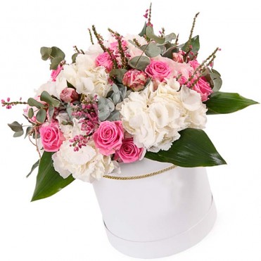 Цветы в шляпной коробке «История любви»