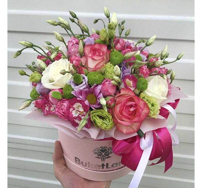 Цветы в шляпной коробке «Мелодия счастья»