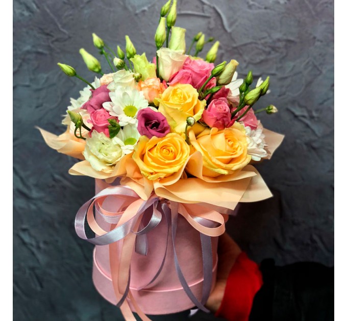 Цветы в шляпной коробке «Незнакомка»