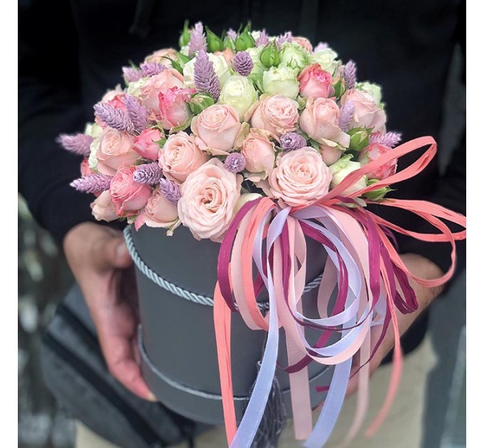 Цветы в шляпной коробке «Цветочный блюз»