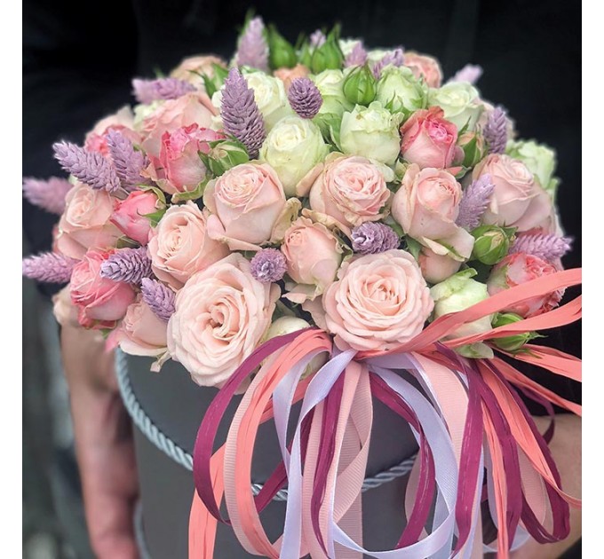 Цветы в шляпной коробке «Цветочный блюз»