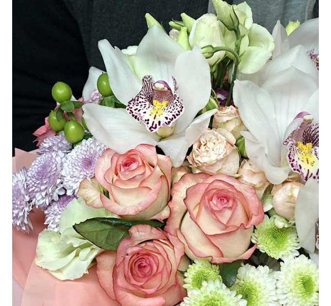 Цветы в шляпной коробке «Время любить»