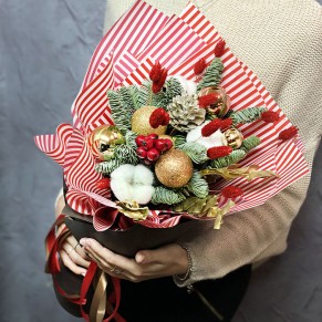 Зимний букет «Алая заря»