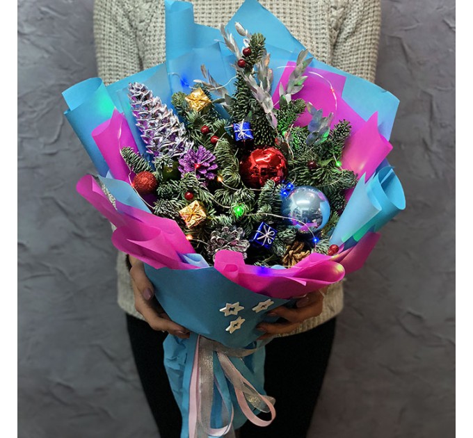 Зимний букет с гирляндой «Новогоднее настроение»