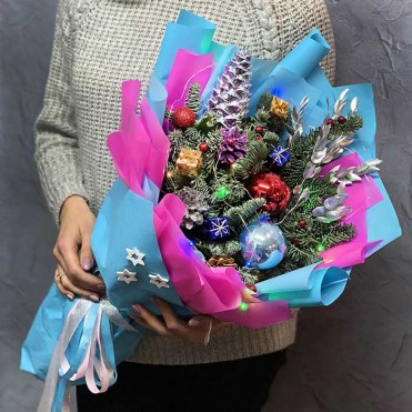 Зимний букет с гирляндой «Новогоднее настроение»