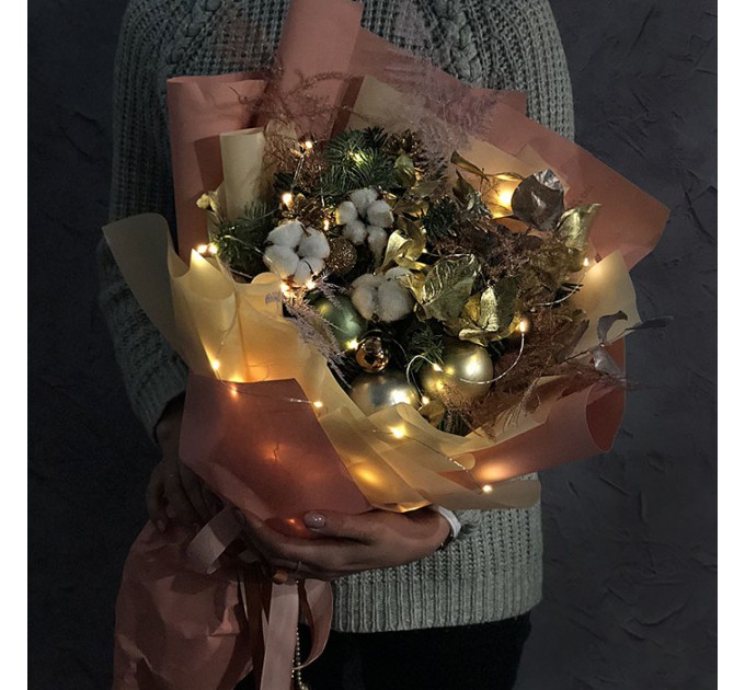 Зимний букет с гирляндой «Золотая зима»