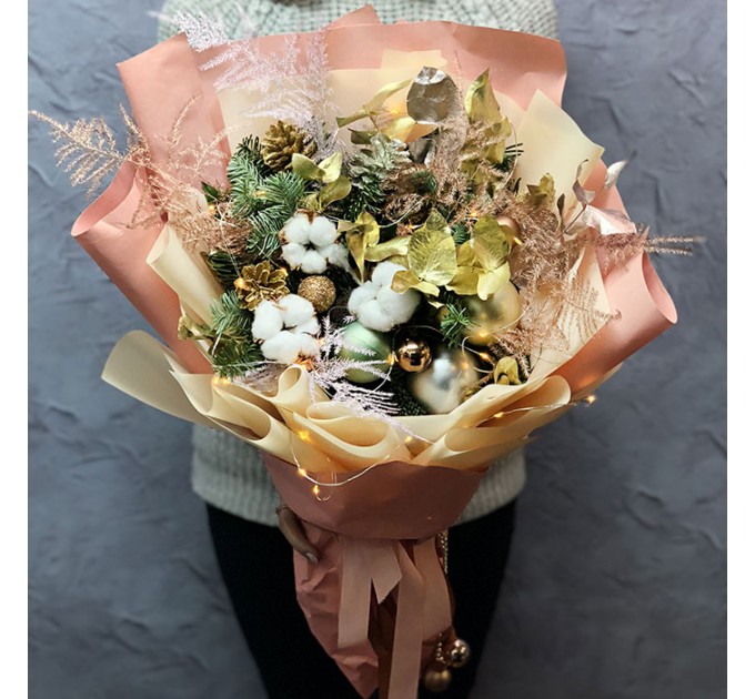 Зимний букет с гирляндой «Золотая зима»