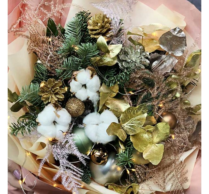 Зимний букет с гирляндой «Золотая зима»