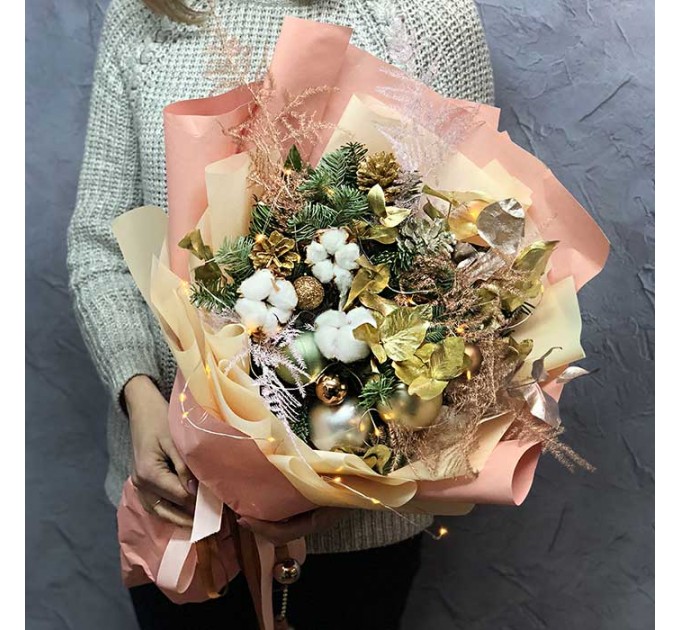 Зимний букет с гирляндой «Золотая зима»