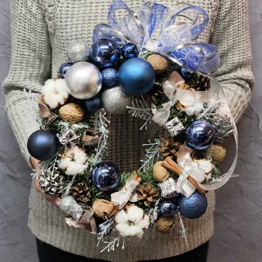 Зимний веночек «Домашний очаг»