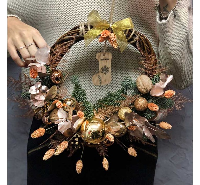 Зимний веночек «Салют эмоций»