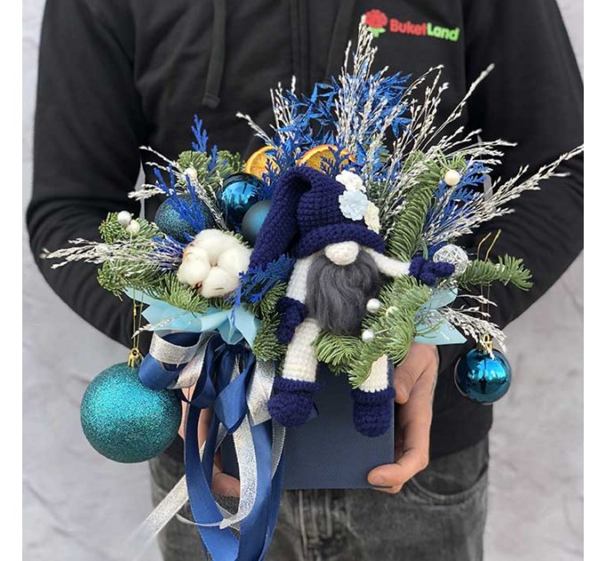 Зимняя композиция «Гномик»