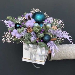 Зимняя композиция «Радость детства»